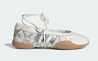 Adidas Taekwondo Mei Ballet Blossoms in Floral-Embroidered Design