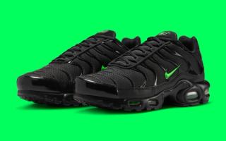 Nike Tunes the Triple Black TN with "Green Strike" Swooshes